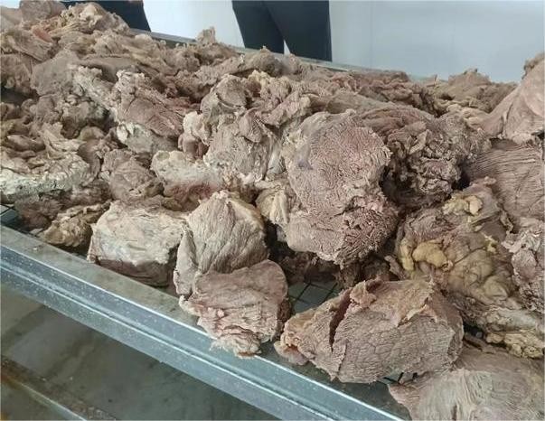 供应巴基斯坦进口熟牛肉（七八成熟，去骨去内脏，可卤可酱可定制）